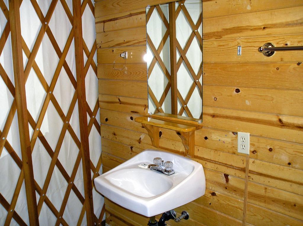 Yosemite Lakes Hillside Yurt 5 Harden Flat Exterior photo