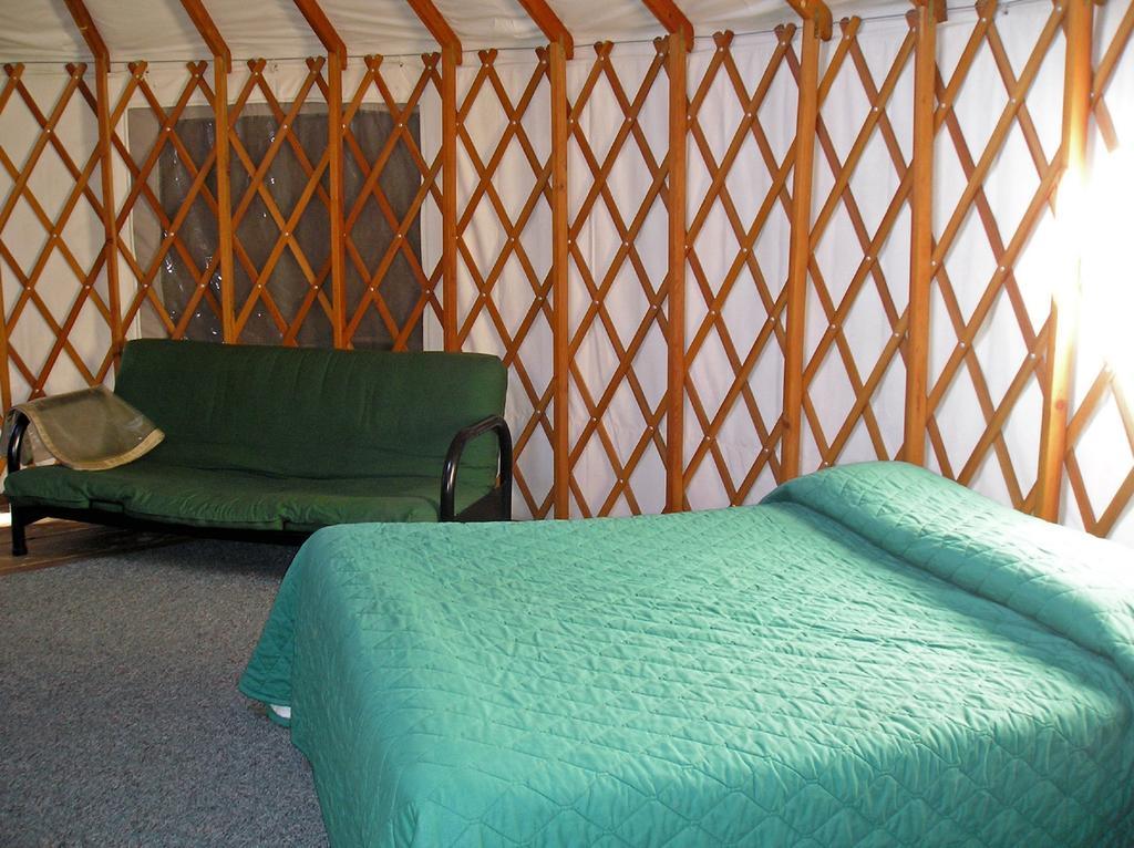 Yosemite Lakes Hillside Yurt 5 Harden Flat Exterior photo