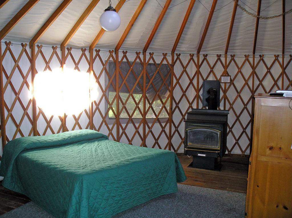 Yosemite Lakes Hillside Yurt 5 Harden Flat Exterior photo